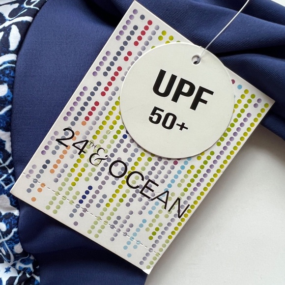 24th & Ocean Surf Swimsuit Size S Front Zipper Rash Guard Long Sleeves UPF 50+ - Picture 4 of 5